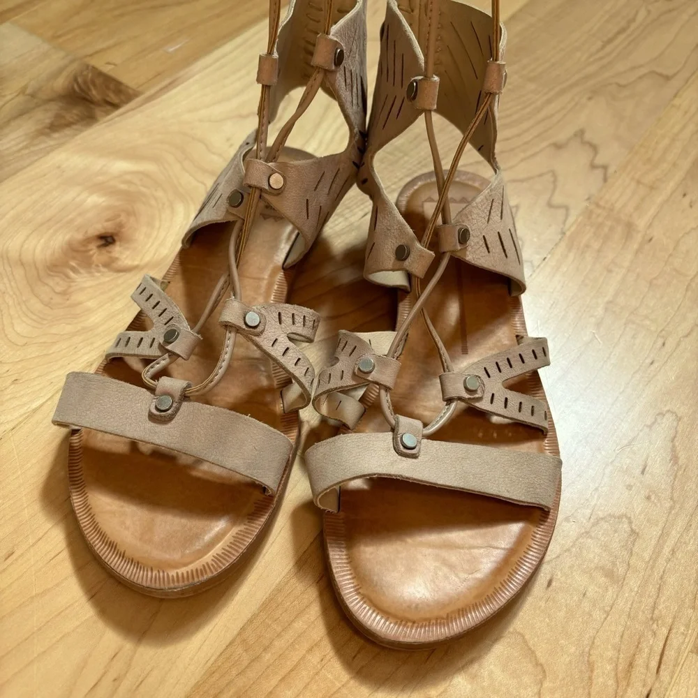 Dolce Vita Juno Leather Sandals